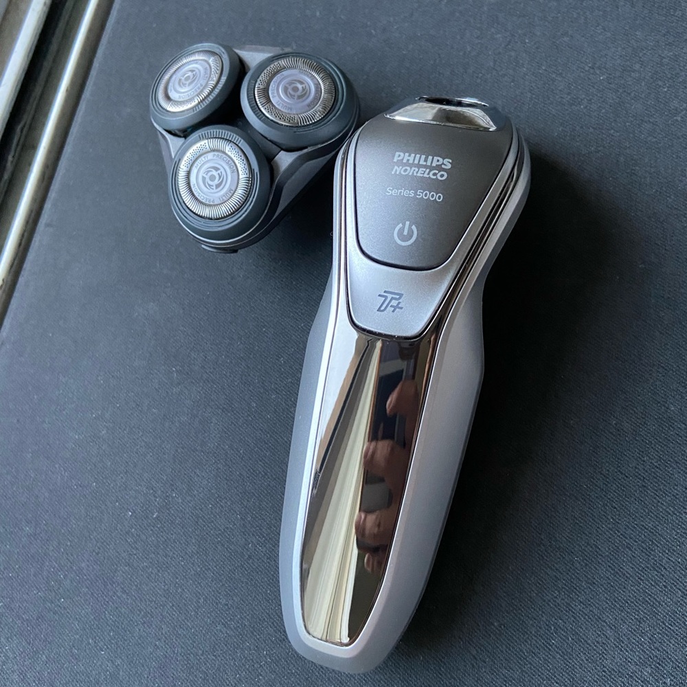 Philips Norelco Shaver 5940